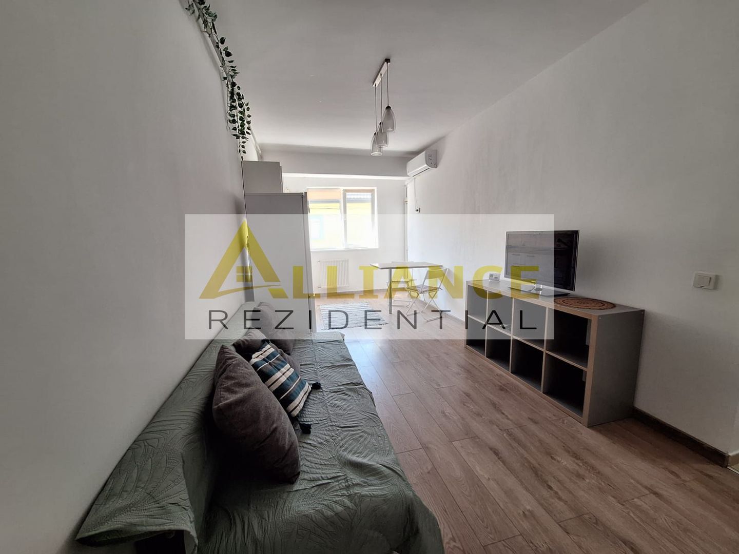 EXCLUSIVITATE - STUDIO DE VANZARE | MOBILAT UTILAT + BOXA - 78.000EUR - Poză 4