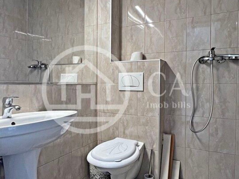 Apartament de vânzare cu 2 camere pe Calea Borsului, Oradea - Poză 2