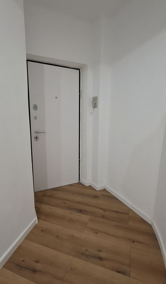 Apartament complet renovat cu scara interioara - Poză 5