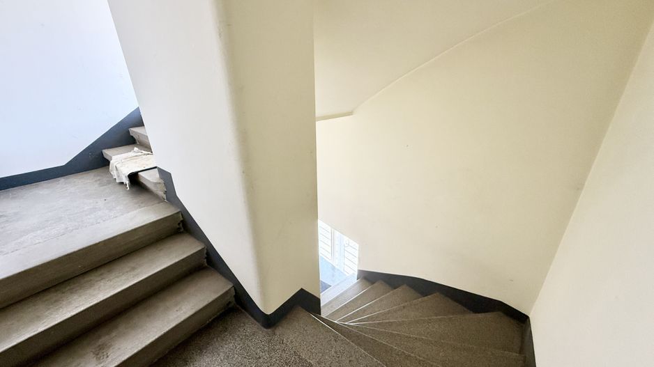 Apartament mobilat si utilat complet, zona centrala, 4 camere, 2 bai - Poză 4