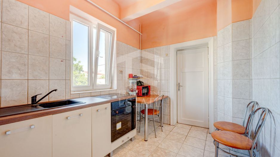 Zona C Calarrasilor ,apartament în imobil interbelic - Poză 9