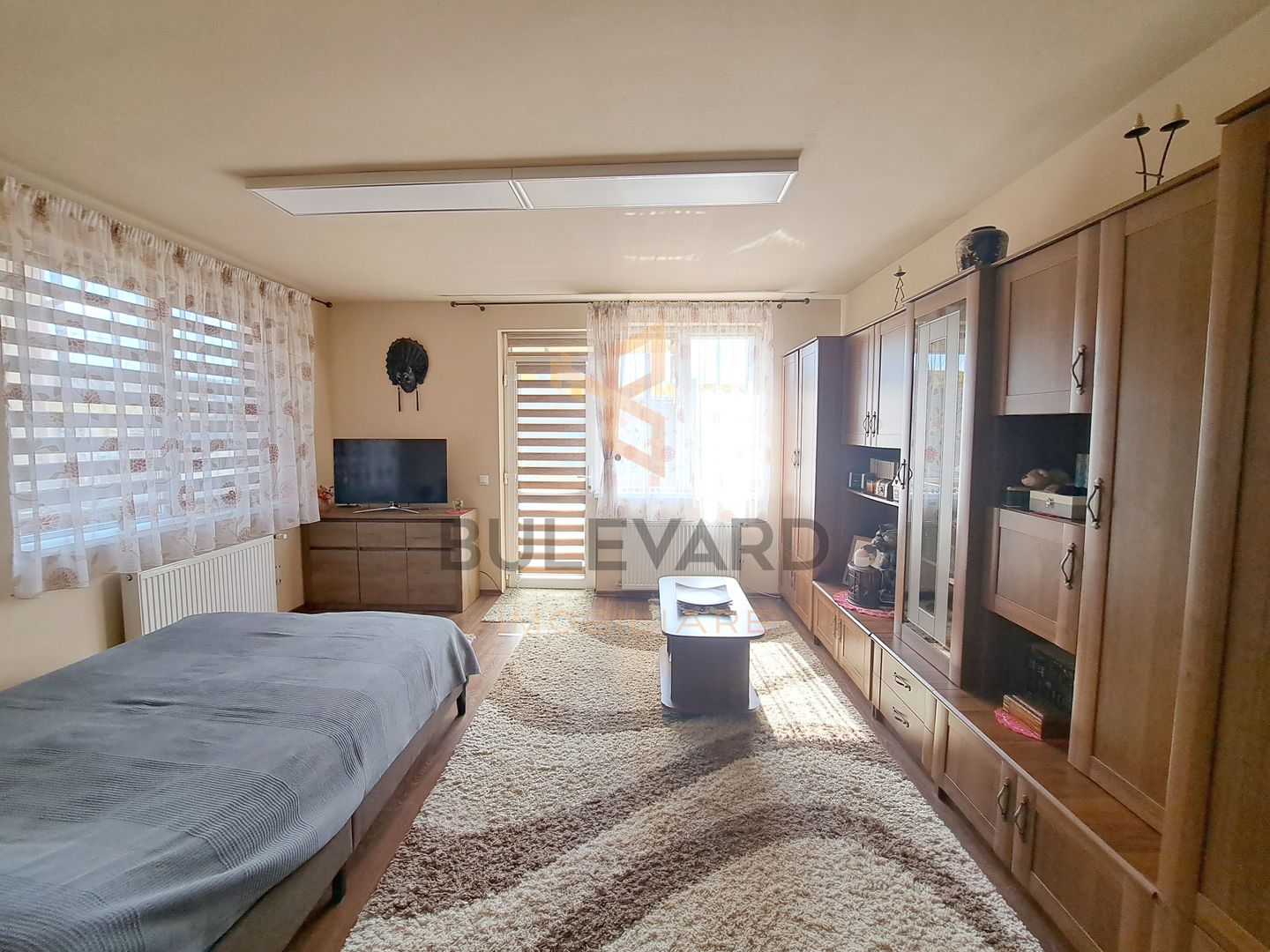 Comision 0! Casa 206 mp utili + pod 60 mp, 4 parcari, 304 mp teren - Poză 9