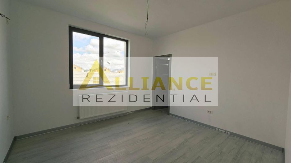 Casa - 444mp teren - 4 camere- camera tehnica- cartierul nou -154.990 euro - Poză 3