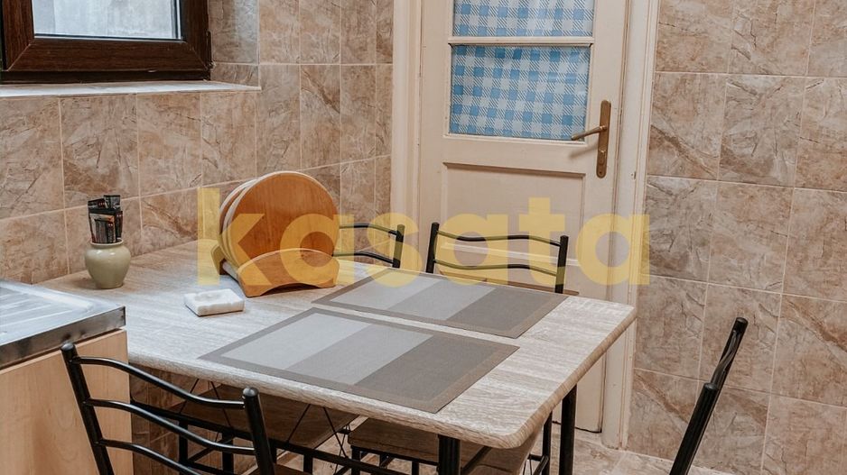 Apartament 4 camere ultracentral | Etaj 3/3 | Lift și renovare - Poză 1