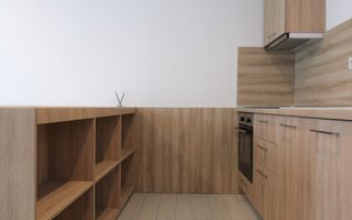 Încălzire în pardoseală, baia are fereastra. Loc parcare privat - Poză 9