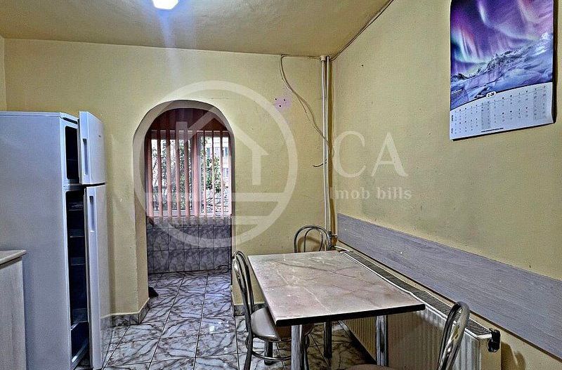 Apartament cu 3 camere de vanzare in zona Rogerius, Oradea - Poză 2