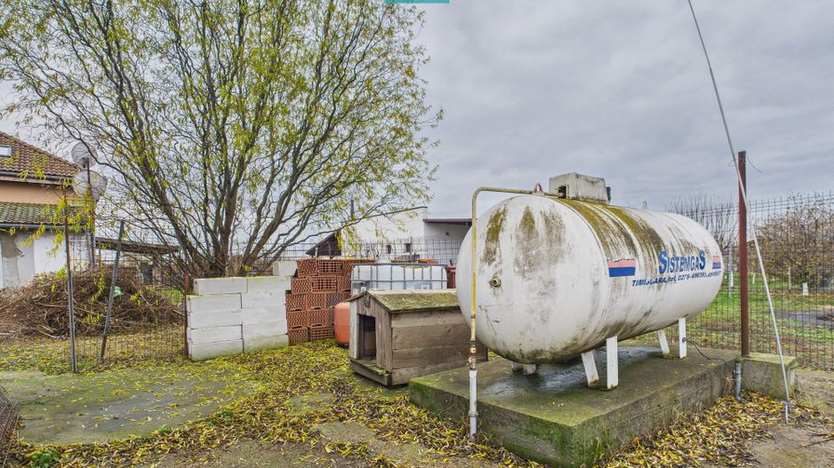 Casă individuală spațioasă, la 10 km de Timișoara - Poză 50