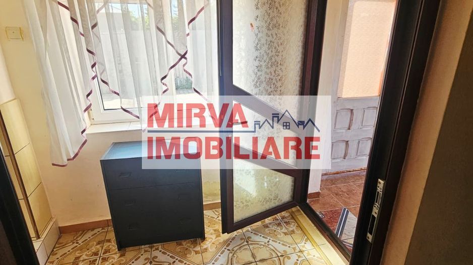 🏡 Casă spațioasă cu 9 camere în Strejnicu – pentru locuință, birouri - Poză 35