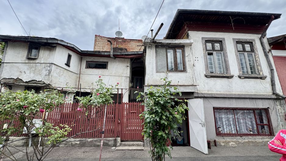 Casa Curte Individuala - Titulescu - Poză 1