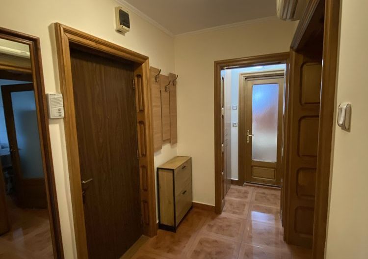 Inchiriez apartament - Poză 1