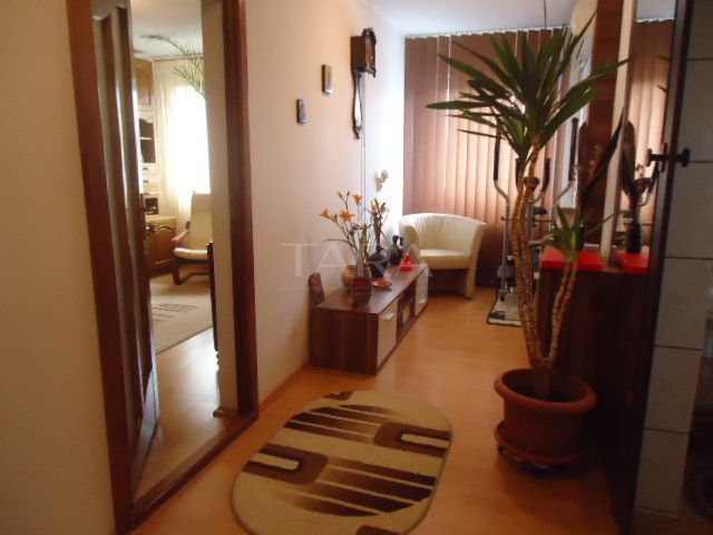 Apartament cu 4 camere de vânzare - Poză 6