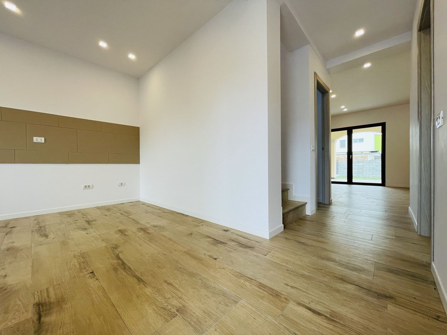 Casa de inchiriat in Dumbravita - Conexiuni excelente si spatiu versatil! - Poză 8