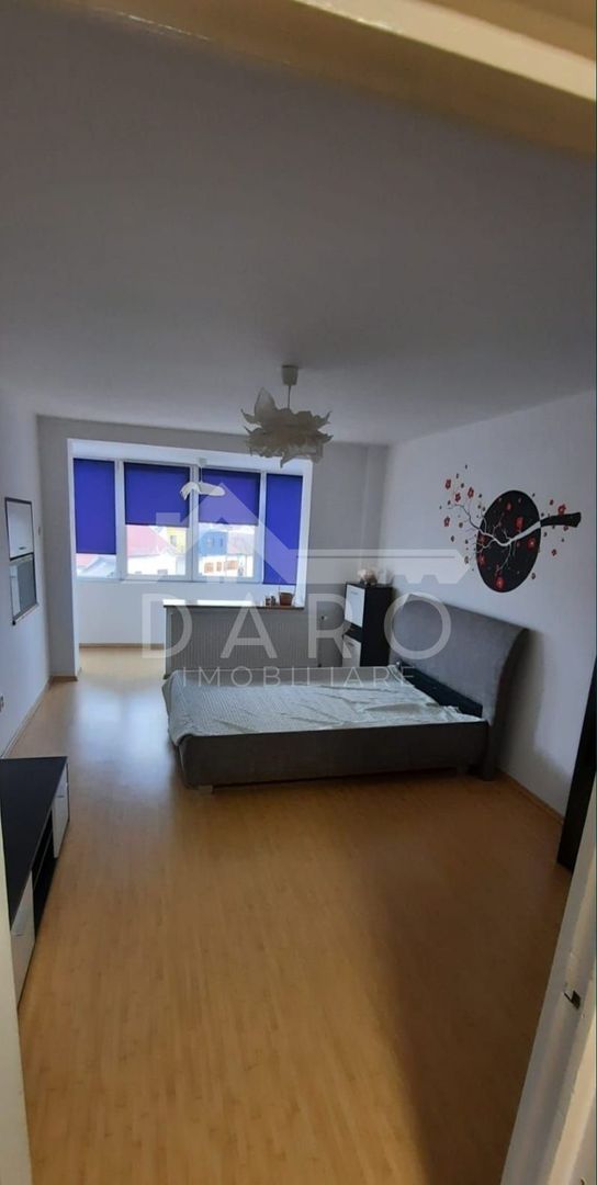 INCHIRIEZ APARTAMENT CU 2 CAMERE - Poză 1