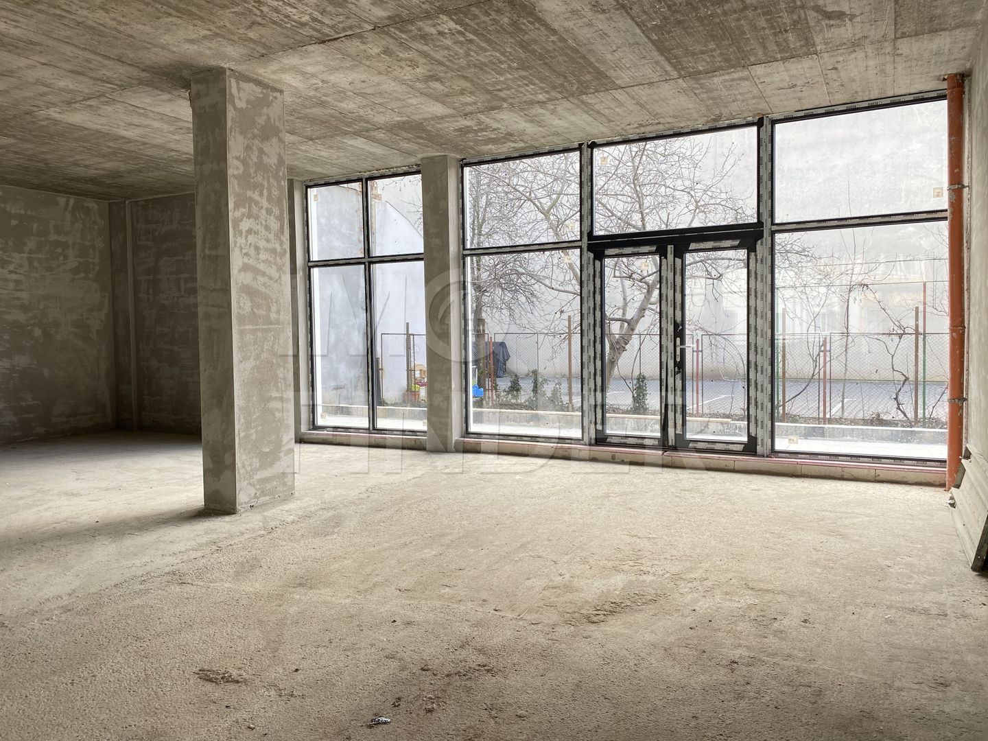 Vanzare spatiu comercial vitrina, 126.5 mp, preluare chiriasi - Poză 2