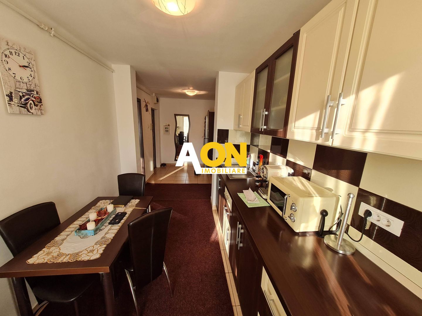 Apartament 3 Camere, Decomandat, 69 mp + balcon, Etaj 4, Zona Cetate - Poză 1