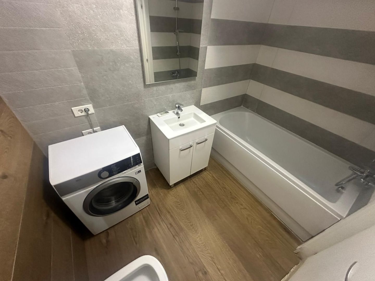 AP. 3 CAMERE- BUCATARIE INCHISA, BLOC NOU, CENTRALA PROPRIE, PARCARE - Poză 5