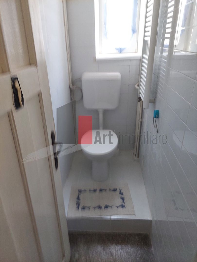 Apartamentul "MONARKI", et. 1 in vila, singur pe etaj, superb - Poză 12