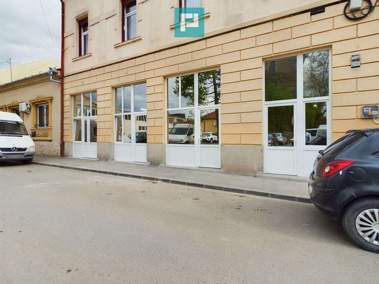 Spațiu comercial de închiriat - Poză 1