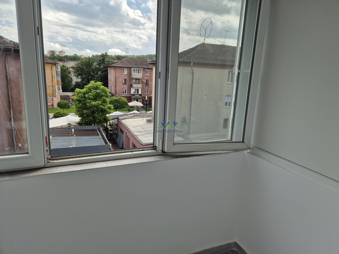 Vand Apartament 2 camere, zona Pietonala, et.3/3, st-45m, balcon, C.T. - Poză 9