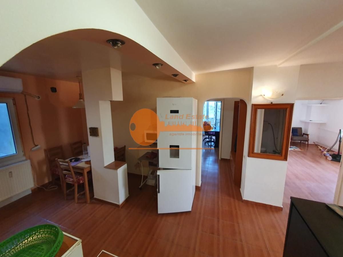 4 camere – Vedere panoramică E-S-V - Pantelimon / Vergului - Poză 6