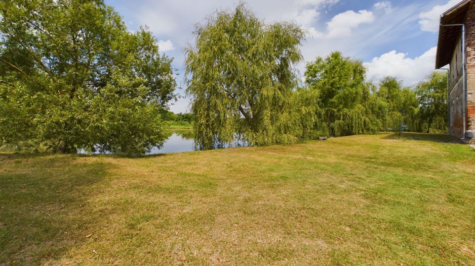 Moară istorică cu teren și luciu de apă în Aldești - Poză 11