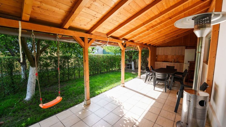 Oaza de liniste in Bariera Valcii – casa P+1 cu terasa, curte si acces securizat - Poză 2