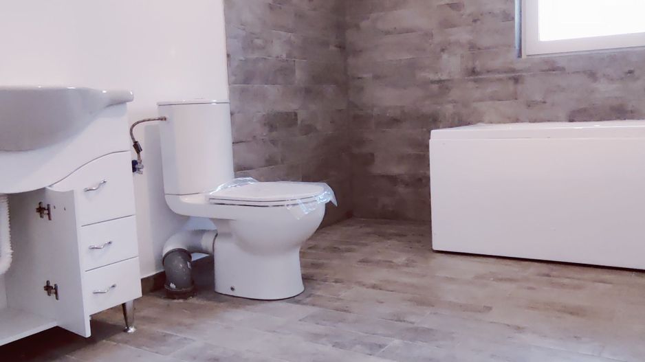 DUPLEX CERNETEAZ  140 MP UTILI + TEREN 570 MP - Poză 5