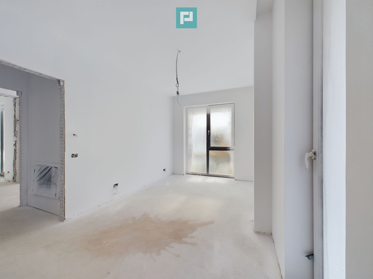 Apartament modern cu 4 camere, curte și terasă – liniște și confort ap - Poză 11