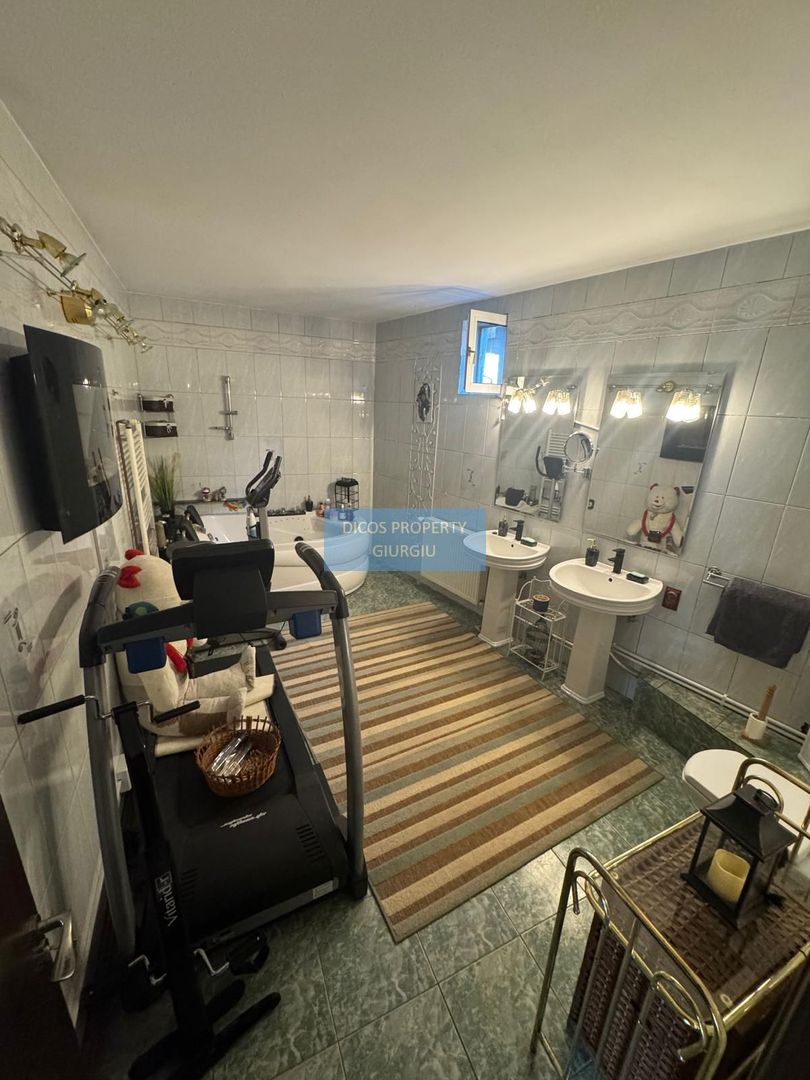 Casă de vânzare pe strada Tudor Vladimirescu - Poză 5