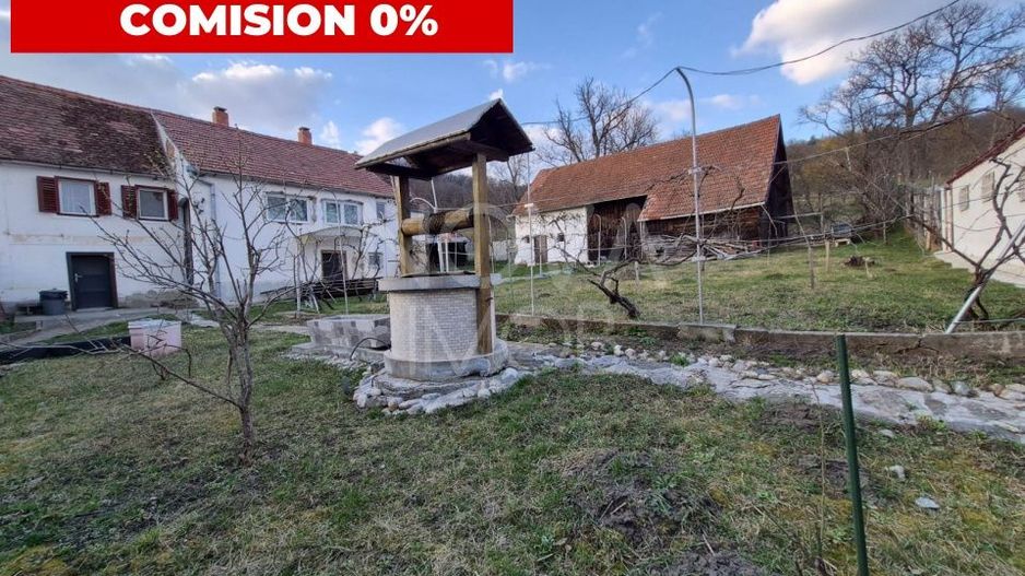 Casa individuala cu teren generos – 8.356 mp – Tichindeal, jud. Sibiu - Poză 1