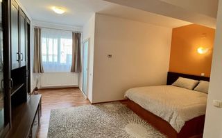 Garsonieră 45 mp cu grădină proprie, centrală, bloc tip vilă - Poză 1