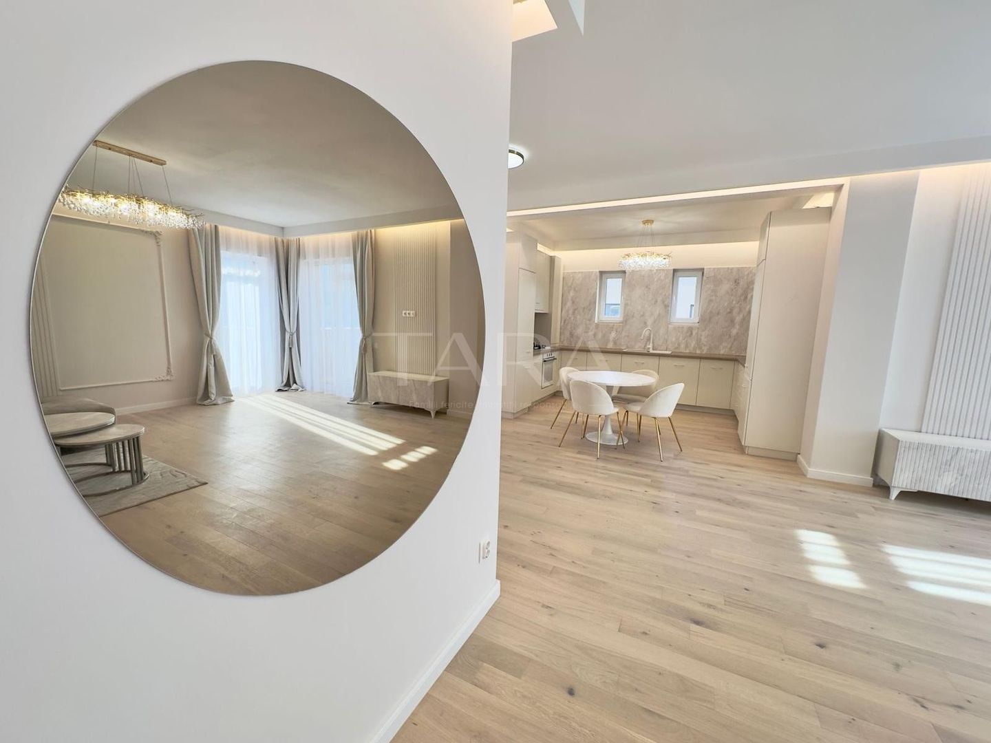 Penthouse 3 camere ultrafinisat, terase generoase în Florești - Poză 7