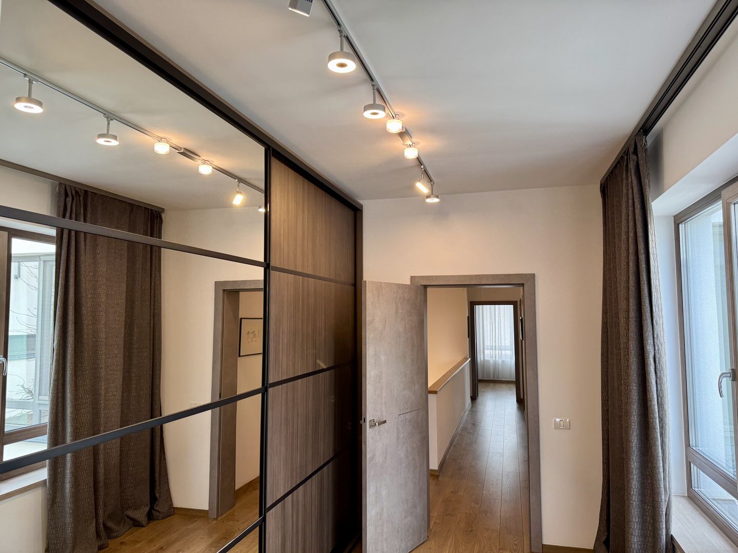 Duplex mobilat si utilat 3dormitoare Dumbrăvița 510mp teren - Poză 44