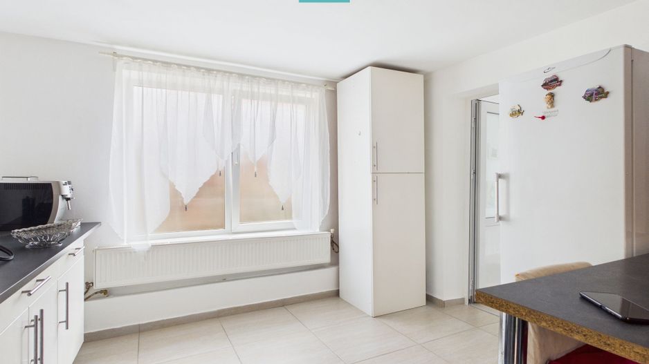 Casă cu 6 camere în zona Central - Poză 2