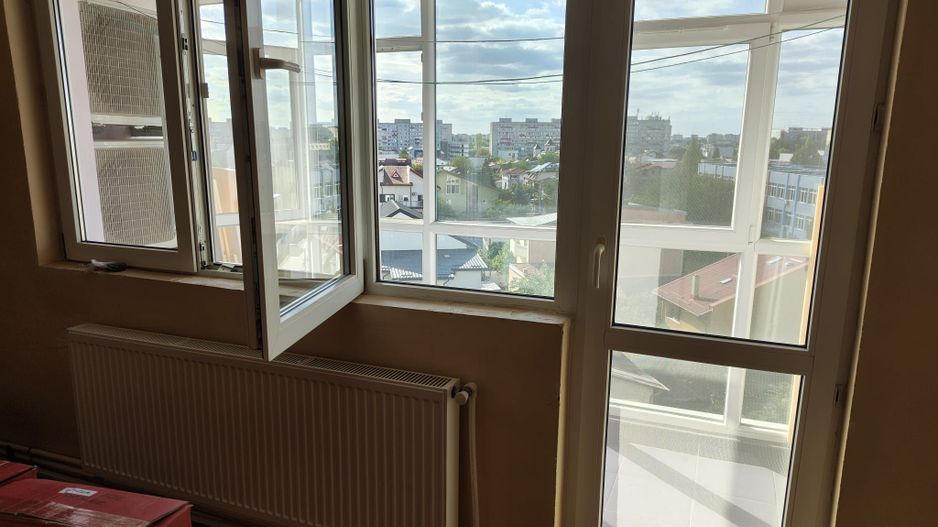 Apartament incapator cu trei camere, Alexandru Obregia, 120.000€ negociabil - Poză 3