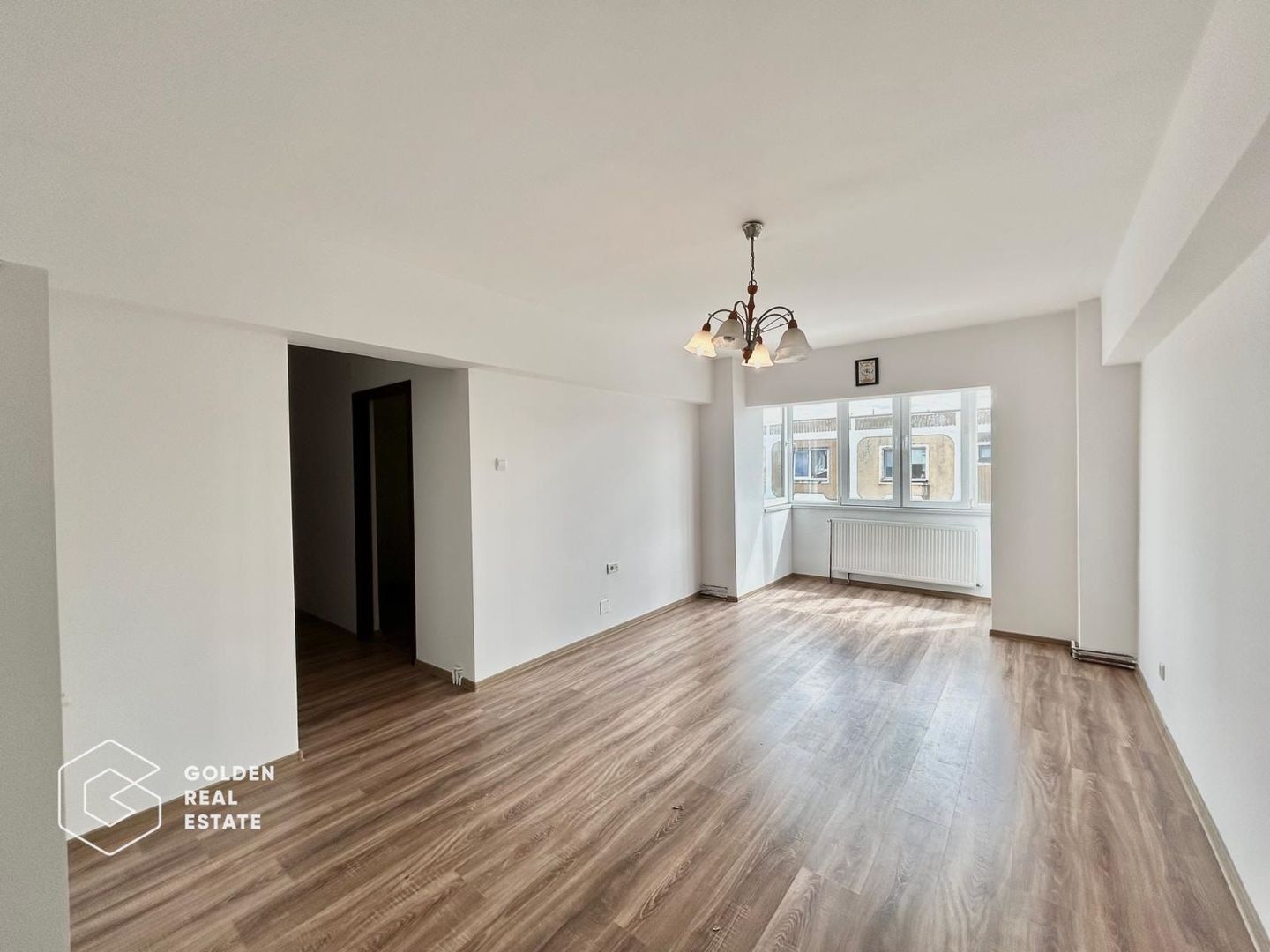 Apartament 3 camere, decomandat, zona Micalaca - Poză 1