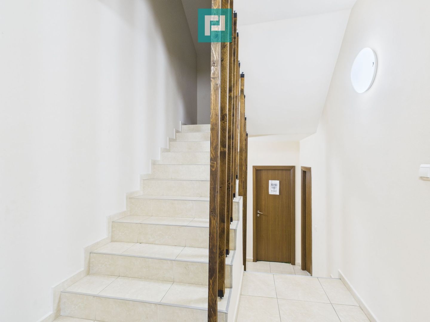 Casă  spațioasă cu 5 camere, Aradului - Poză 19