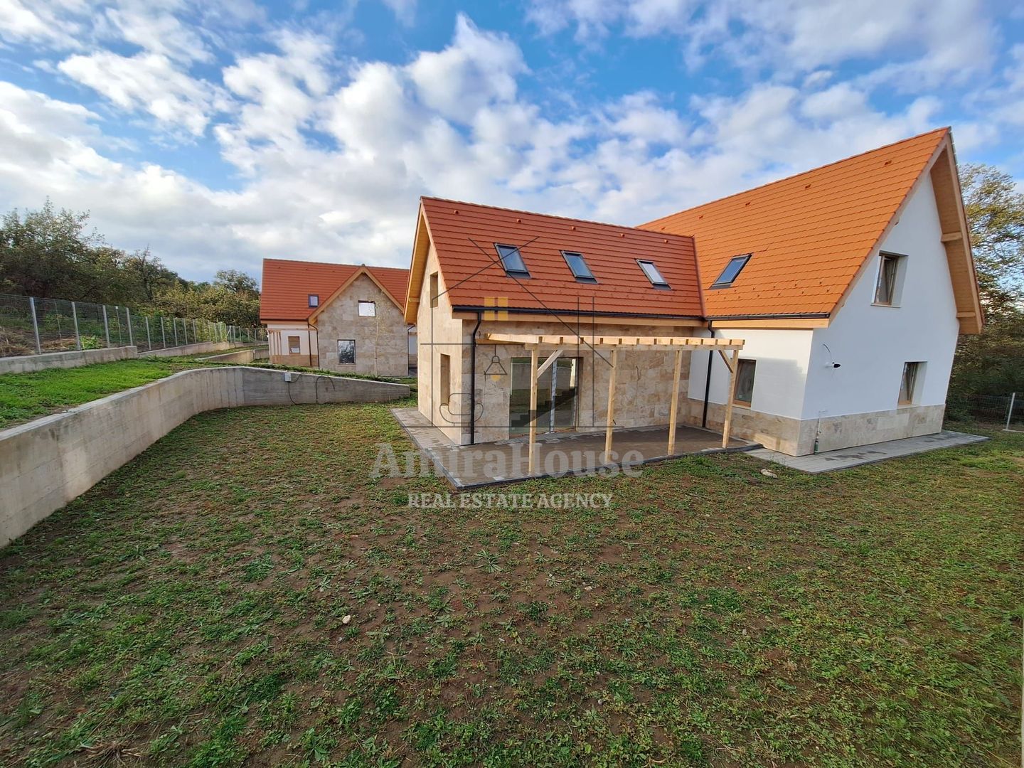 0% COMISION 3 Case individuale,  199 mp utili,  teren 533 mp, sat Gheorgheni - Poză 3