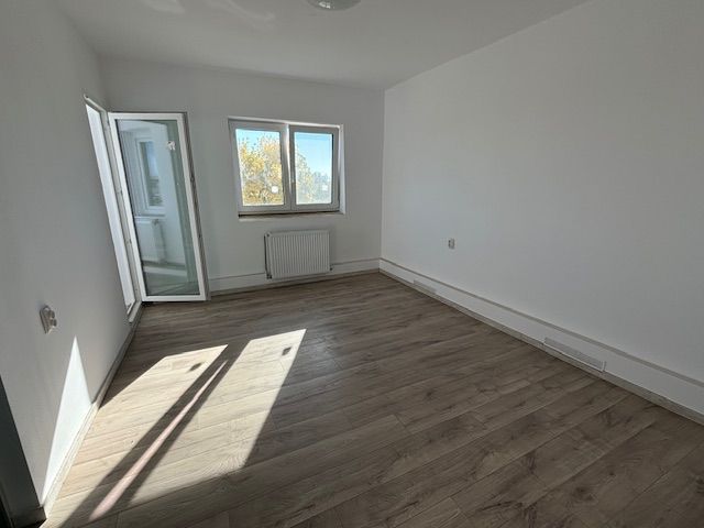 Spatios in zona Sagului - Poză 1