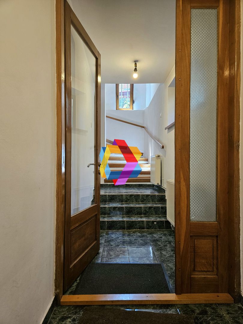 Casa deosebita 6 camere de vânzare, Central, Brașov,  210 mp, Plus-imo.ro - Poză 2