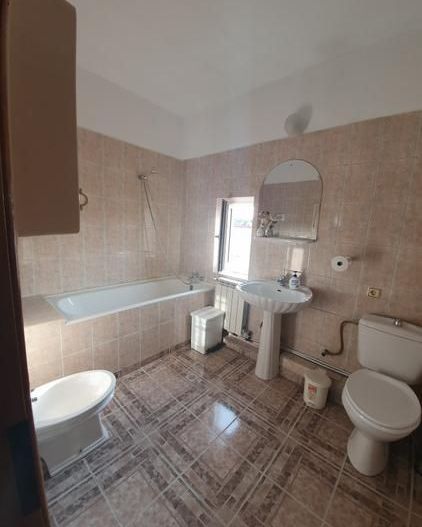 vila 7 camere birouri-sediu firma Cotroceni - Poză 13
