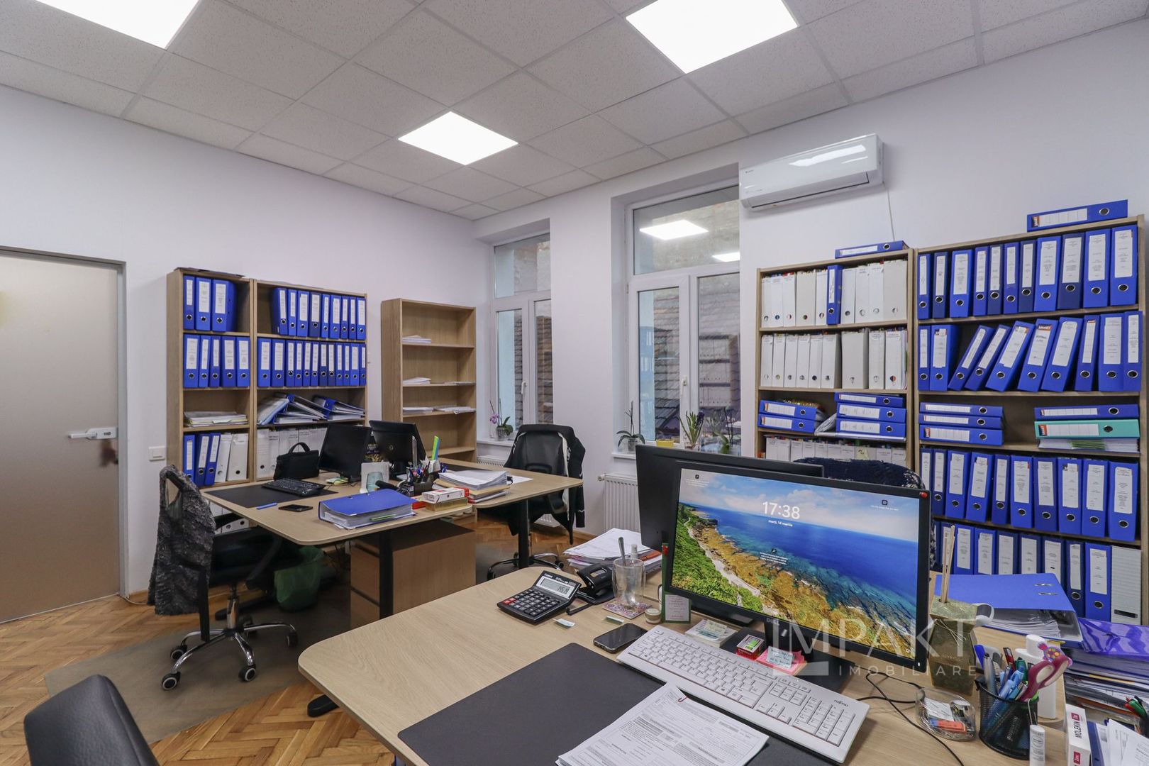 Apartament amenajat si utilizat ca si spatiu de birou aproape de Tribunal! - Poză 12