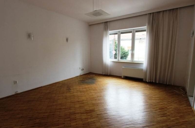 Vila spatioasa pentru birouri in zona centrala - Poză 6