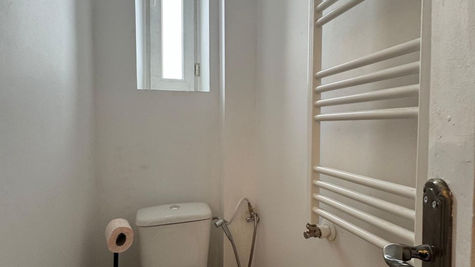 Etaj intreg, 5 camere in VILA INTERBELICA 180 mp, renovat - Poză 16