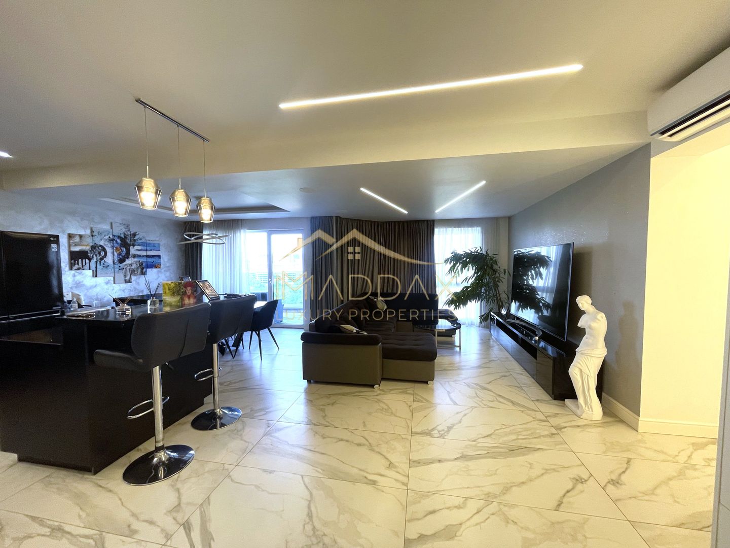 4 rooms apartment - 122 sqm *Furnished*/ 1 Parking / Floreasca - Poză 1