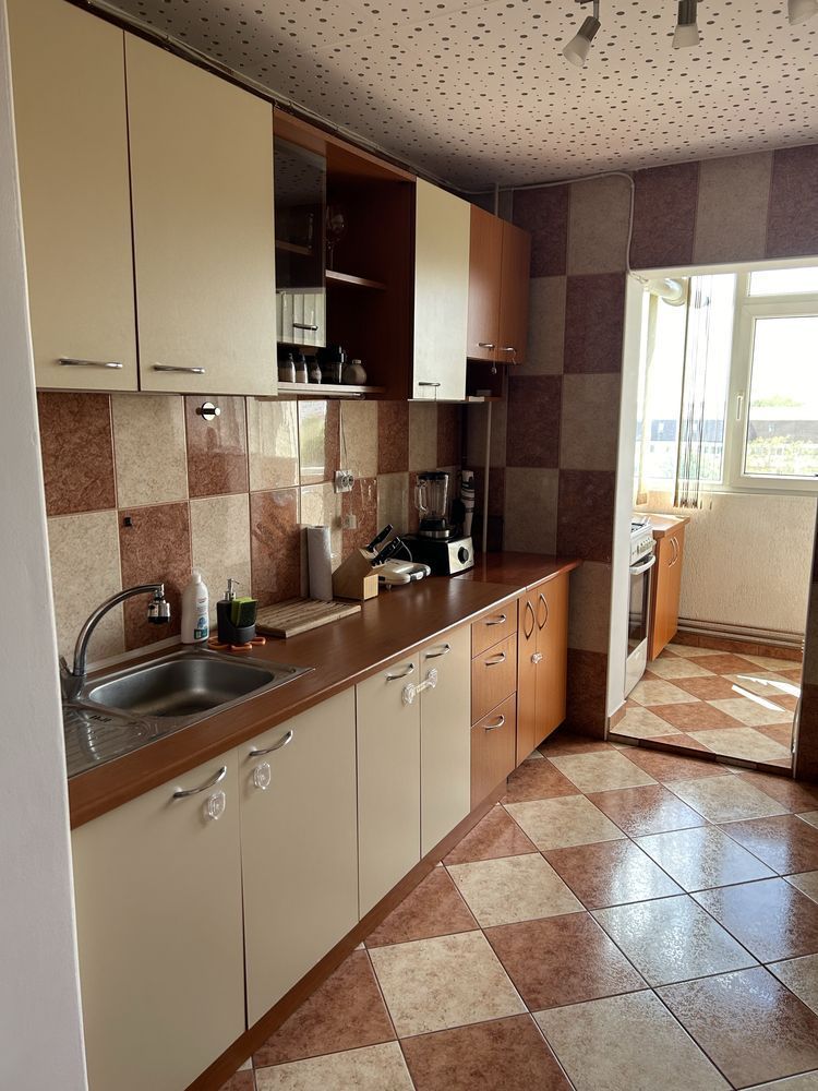 3 camere decomandat, centrala proprie, parcare inclusă, AC în fiecare cameră - Poză 4