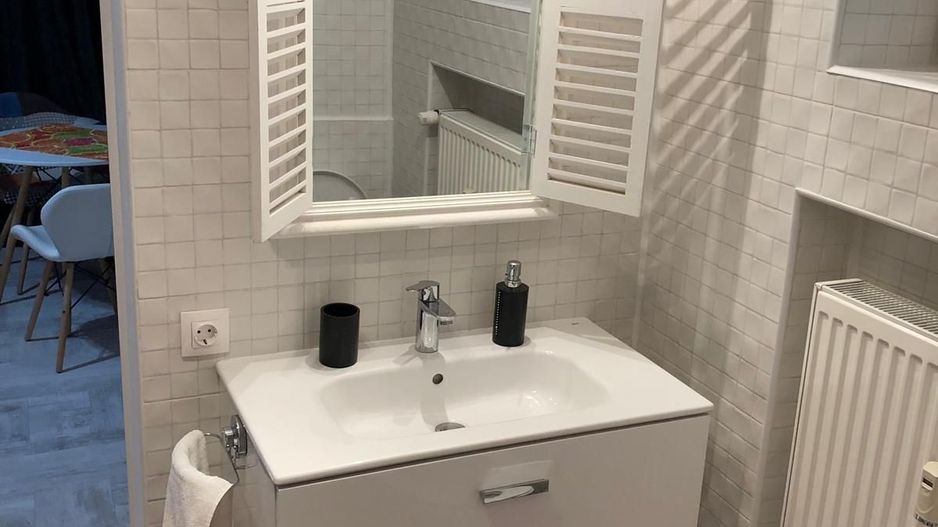 Inchiriez Garsoniera Piața Romană Ultracentrala lângă ASE - Poză 5