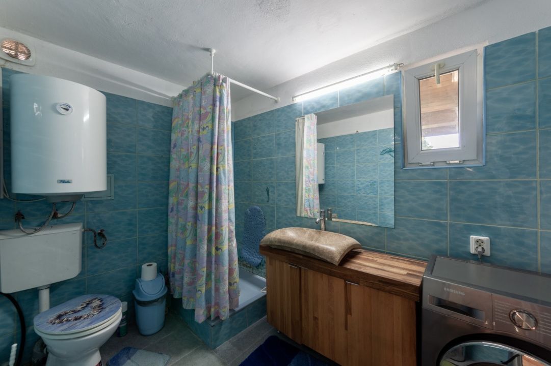 Casa vintage in Com. Uliești, Dambovița  cu  livadă generoasă și anexă - Poză 9
