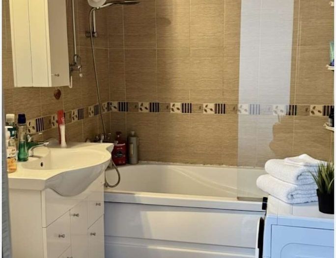 PF vand apartament 3 camere 70mp in curte la Vivo nu se plateste tva - Poză 9