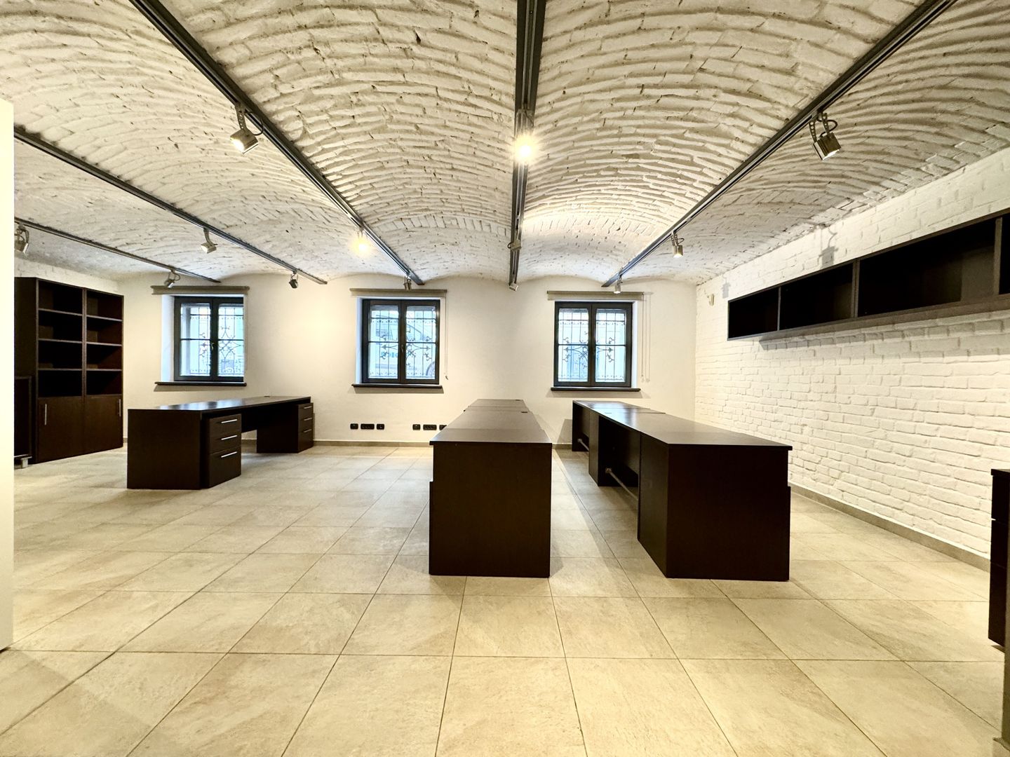 Spațiu de Birouri Elegant în Clădire Istorică Renovată – Piața Unirii, - Poză 13